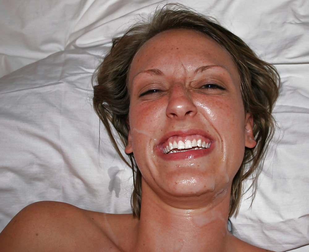 Jeune femme qui aime le foutre (suite)
 #23802845