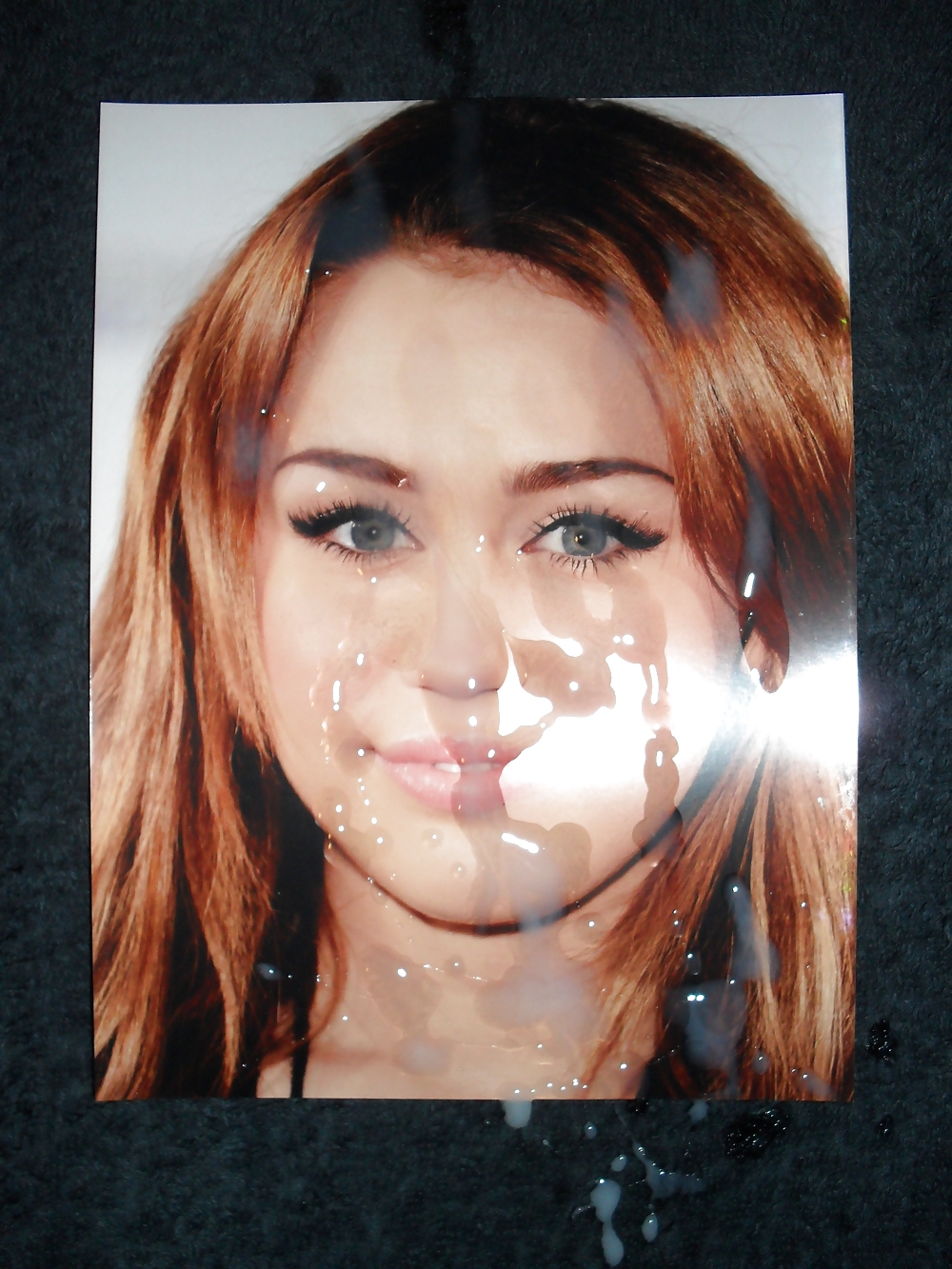 Miley explosión facial
 #23344725