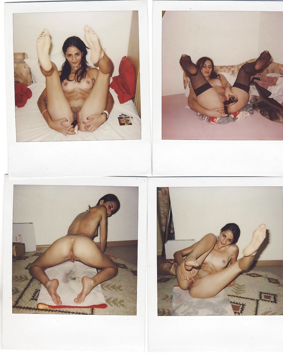 Polaroid d'une jolie petite brune qui aime poser tres hard #40039974