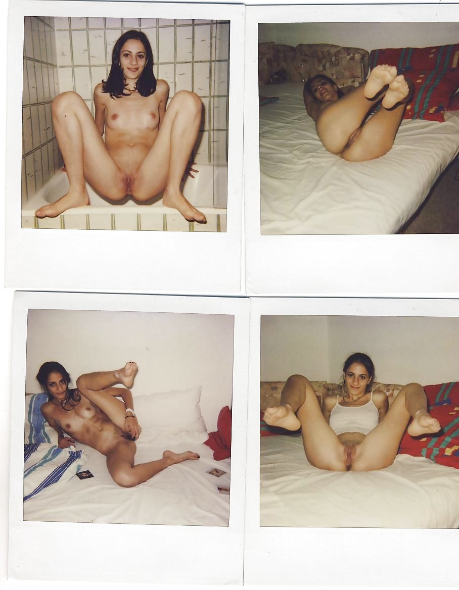 Polaroid d'une jolie petite brune qui aime poser tres hard #40040013