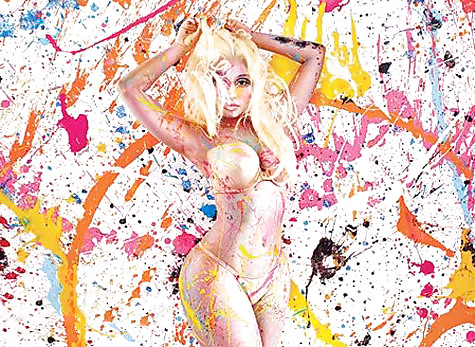 Nicki Minaj Est Nu Et Roule Dans La Peinture! #37730453
