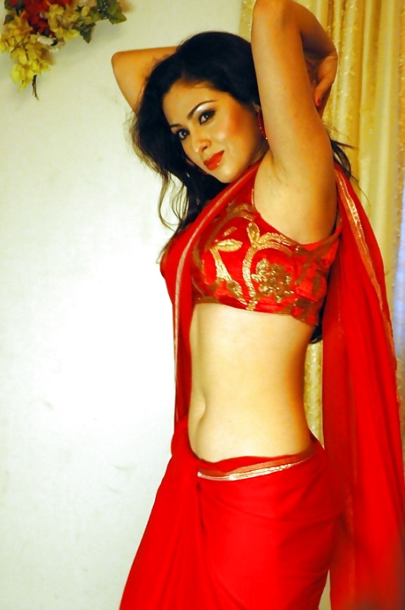 Navel in Saree #30000443