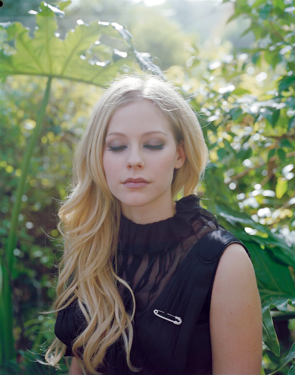 Avril Lavigne HQ Wank #25587914