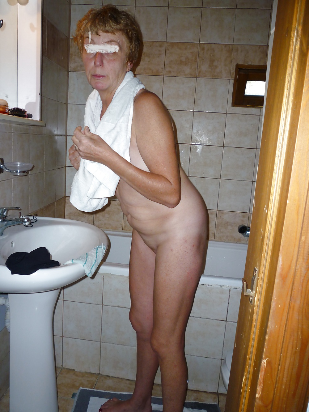 Herrin C In Ihrem Bad-Zimmer #23638040