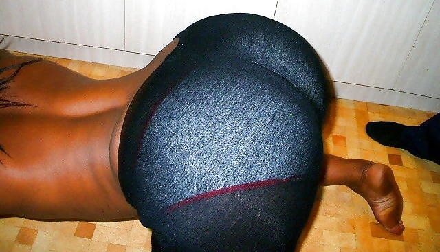 52 Pouces Big Booty African #23486305