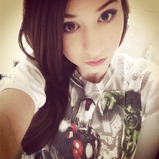 Selfies
 #25893918