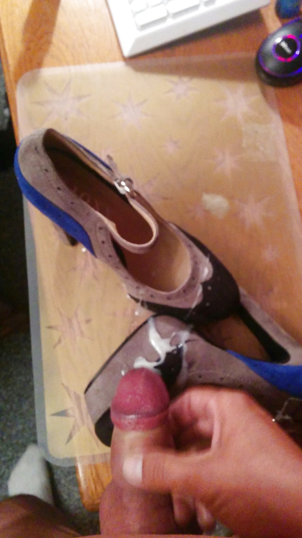 友達の女友達のパンプス、ハイヒールの靴、ザーメンショット
 #29409818