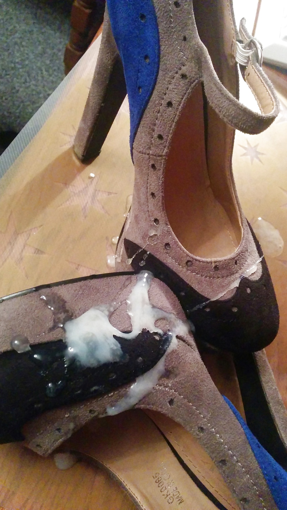 友達の女友達のパンプス、ハイヒールの靴、ザーメンショット
 #29409842