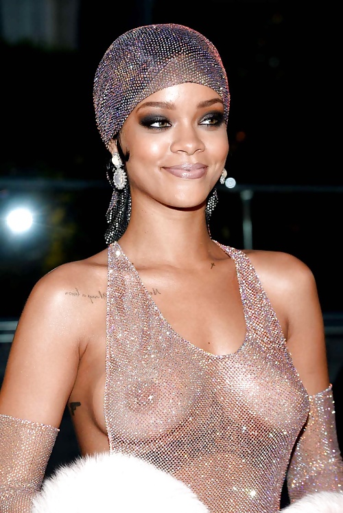 Rihanna robe transparente #34060422