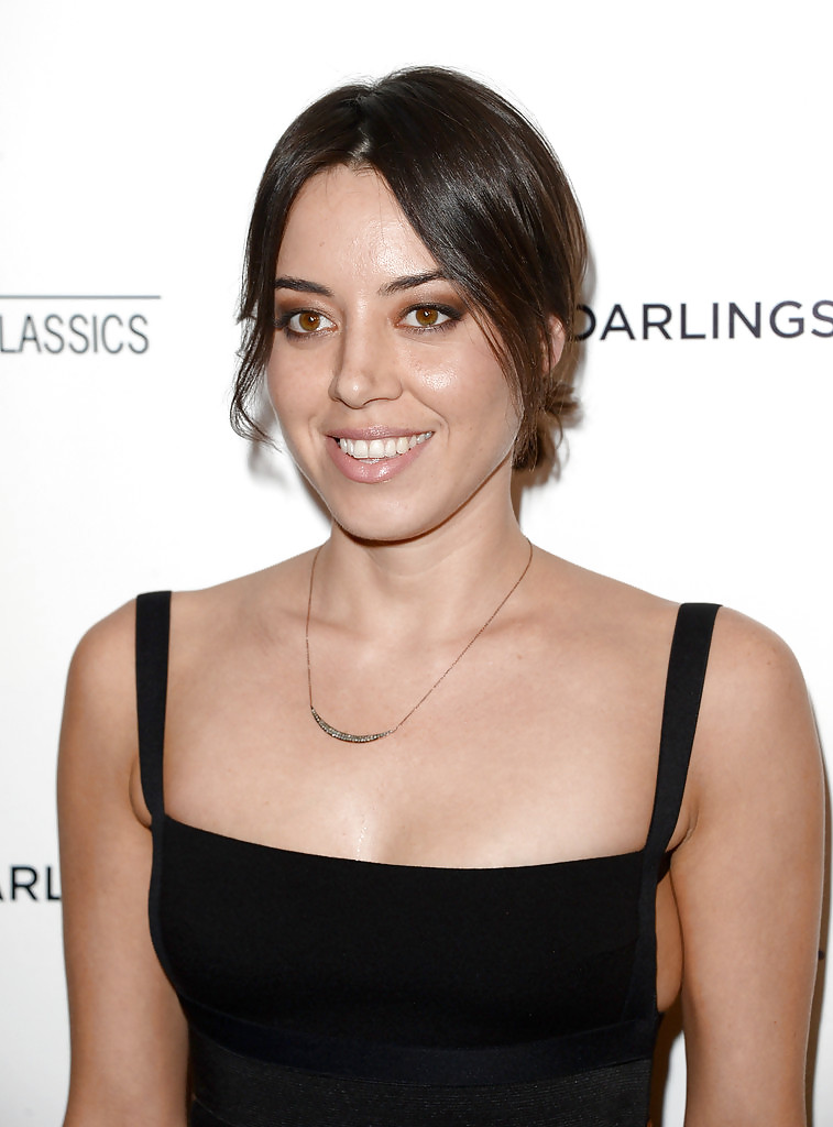 Aubrey plaza
 #36073708