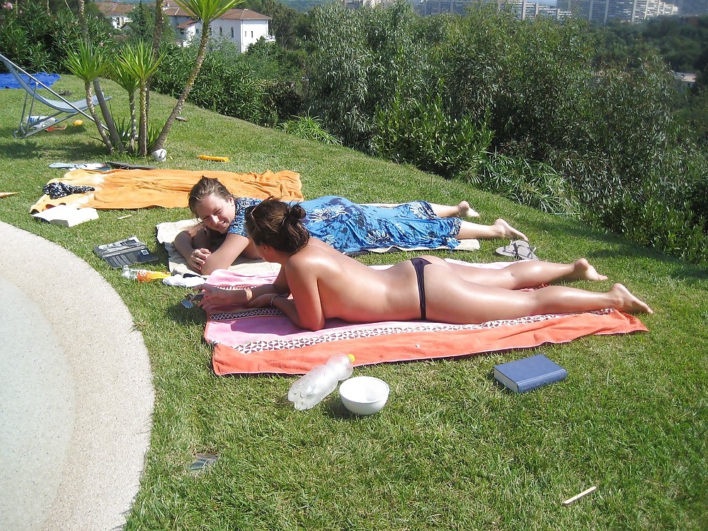 Ragazze olandesi in vacanza in Italia
 #37465123