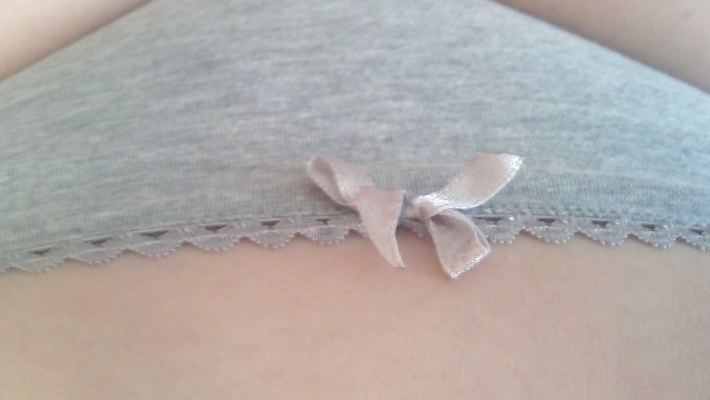 Más miradas a las bragas 
 #23165694