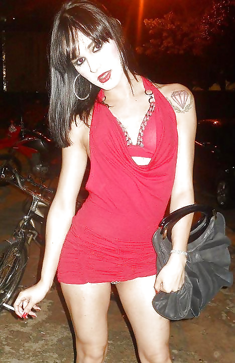 Dame In Rot (1) #29178211