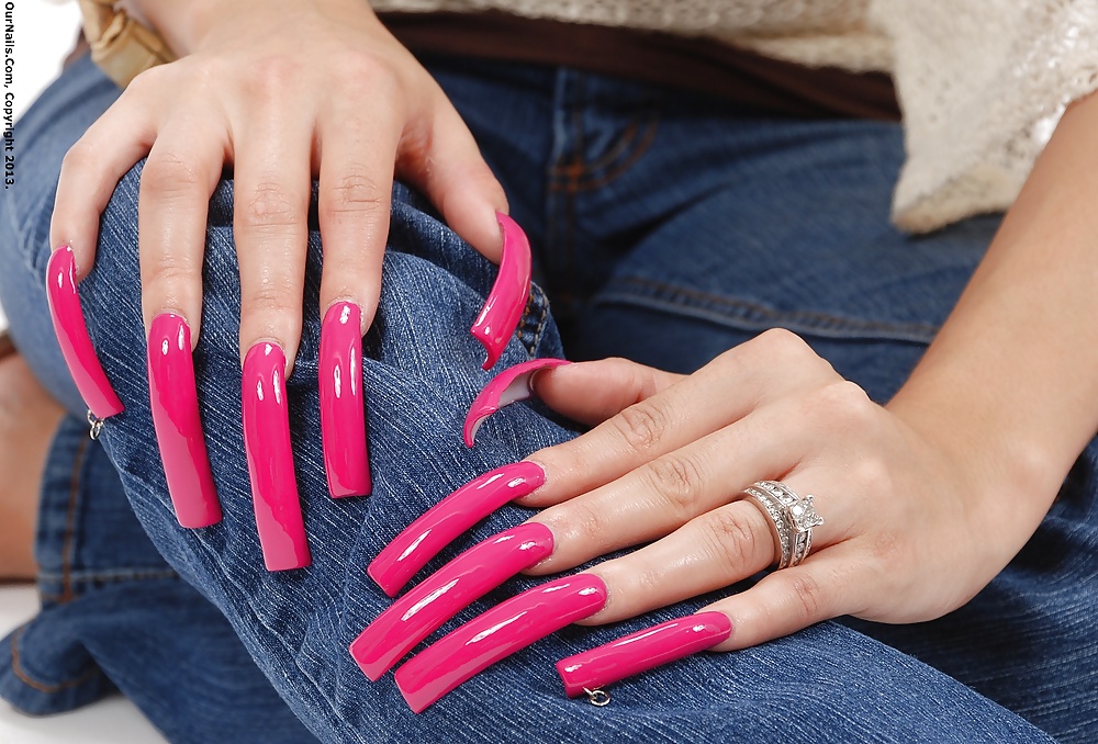 Bonitas uñas largas
 #31590173