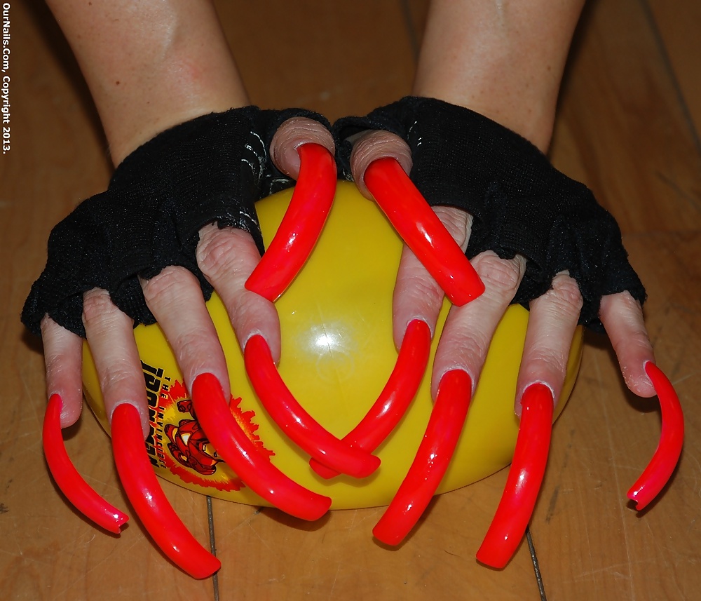 Bonitas uñas largas
 #31590186