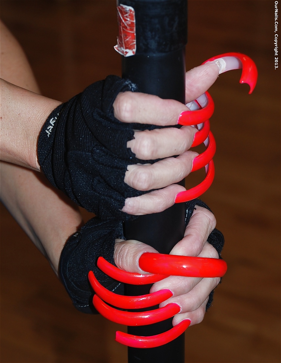 Bonitas uñas largas
 #31590187