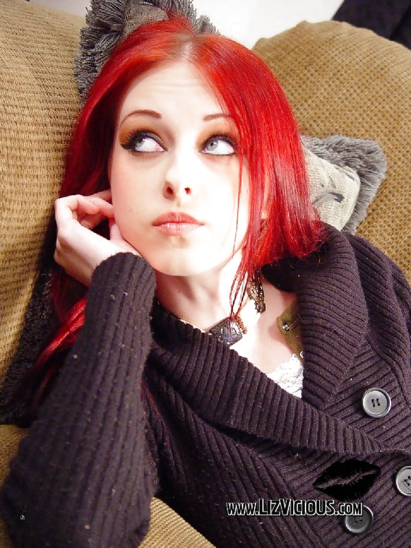 Liz Vicious Strippen Auf Einem Sofa #34944101