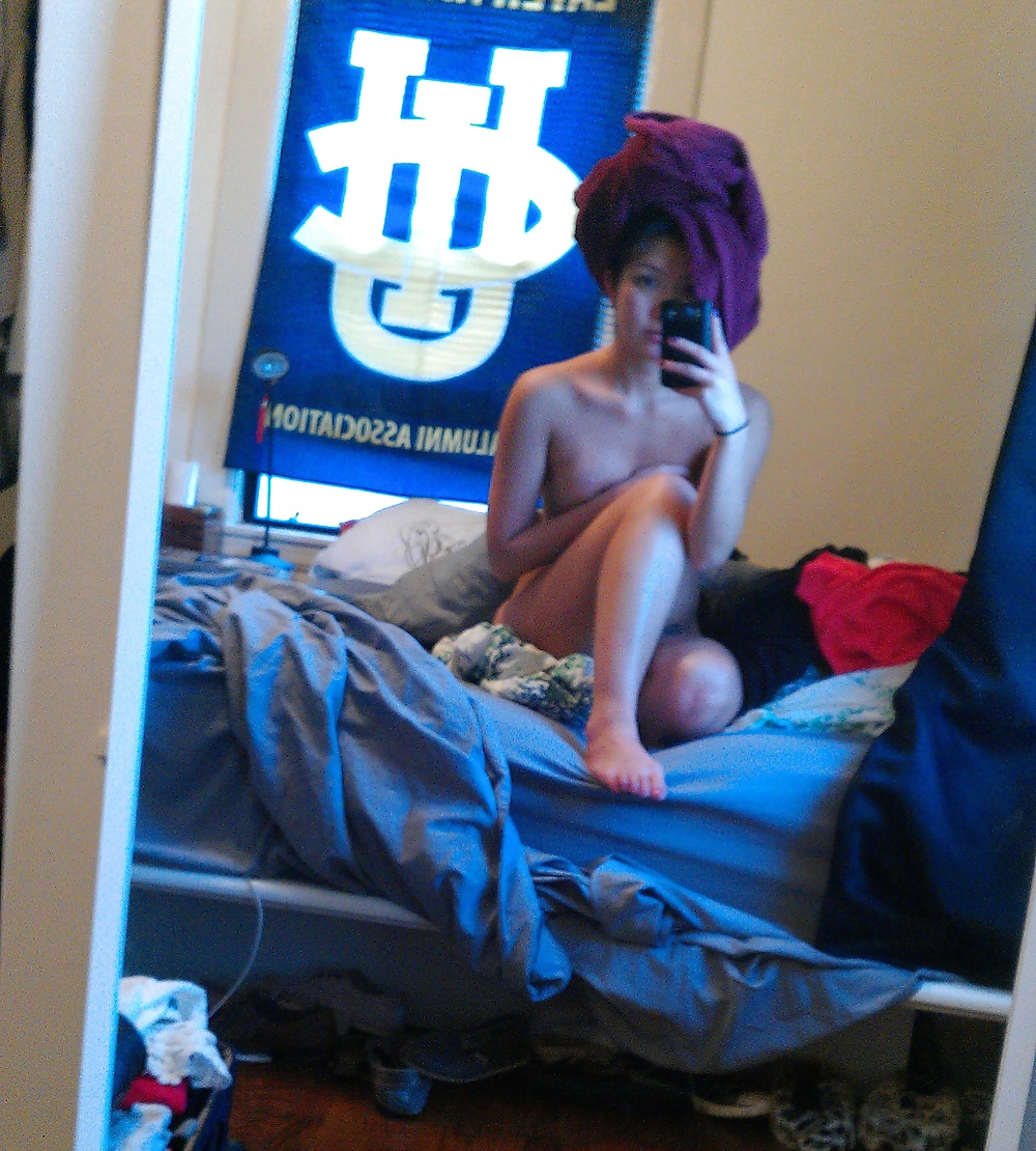 Selfies nudo del dormitorio
 #34549278