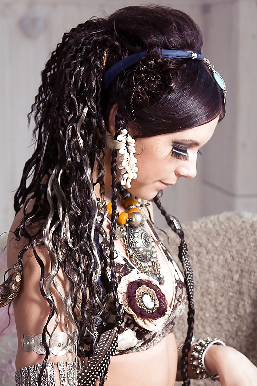 Gorean slavegirls
 #40081786