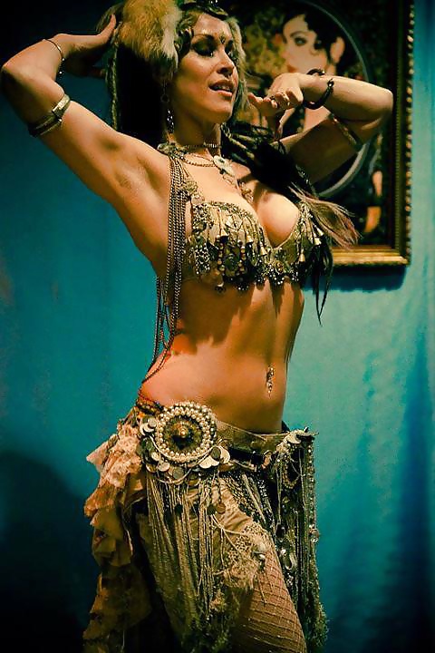 Gorean slavegirls
 #40081833