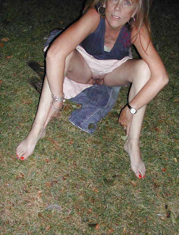 famous upskirts #29091525