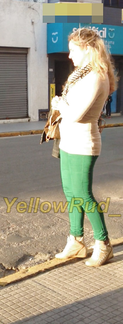 Loira de calca verde, viu que tiramos umas fotos dela - BR