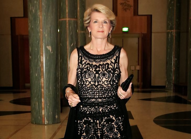 Amor masturbándose a la conservadora julie bishop
 #25420817