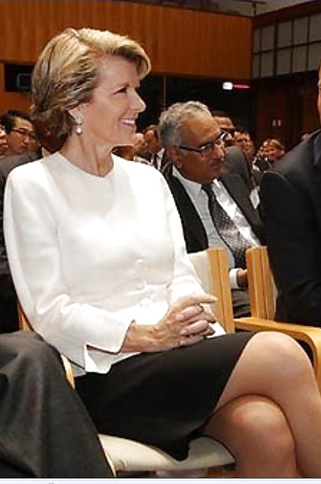 Amor masturbándose a la conservadora julie bishop
 #25420868