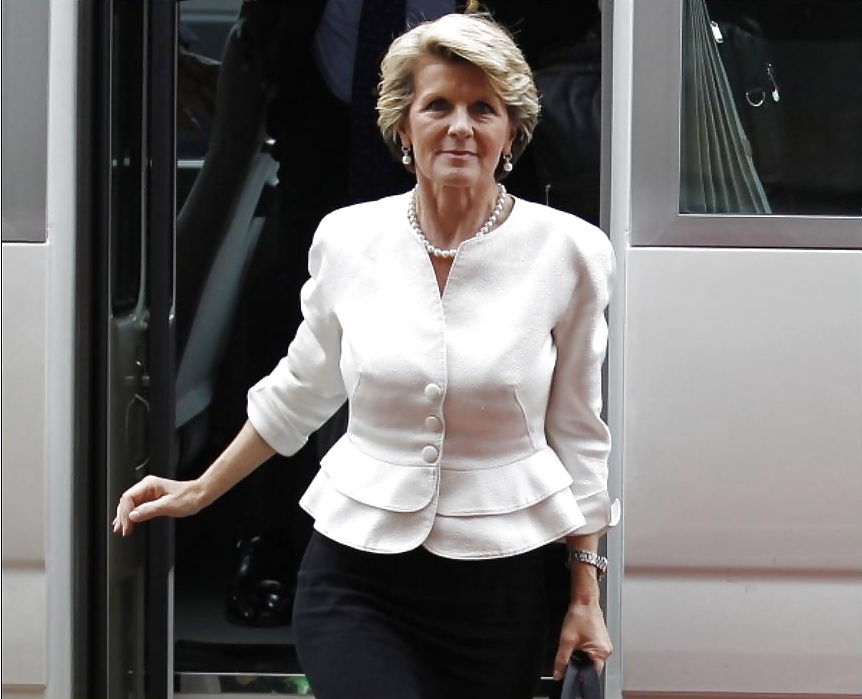 Amor masturbándose a la conservadora julie bishop
 #25421062