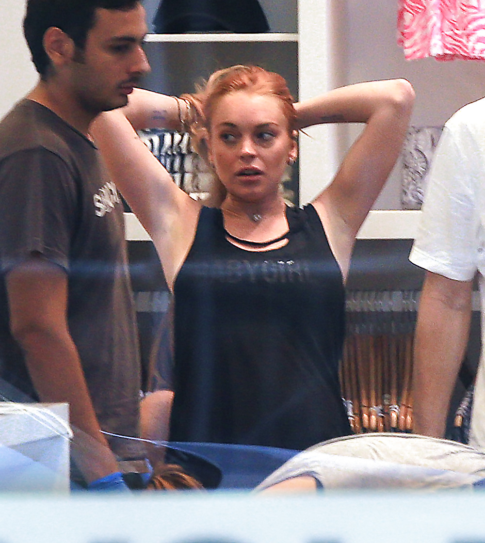 Lindsay Lohan ... Shopping In New York City #23282256