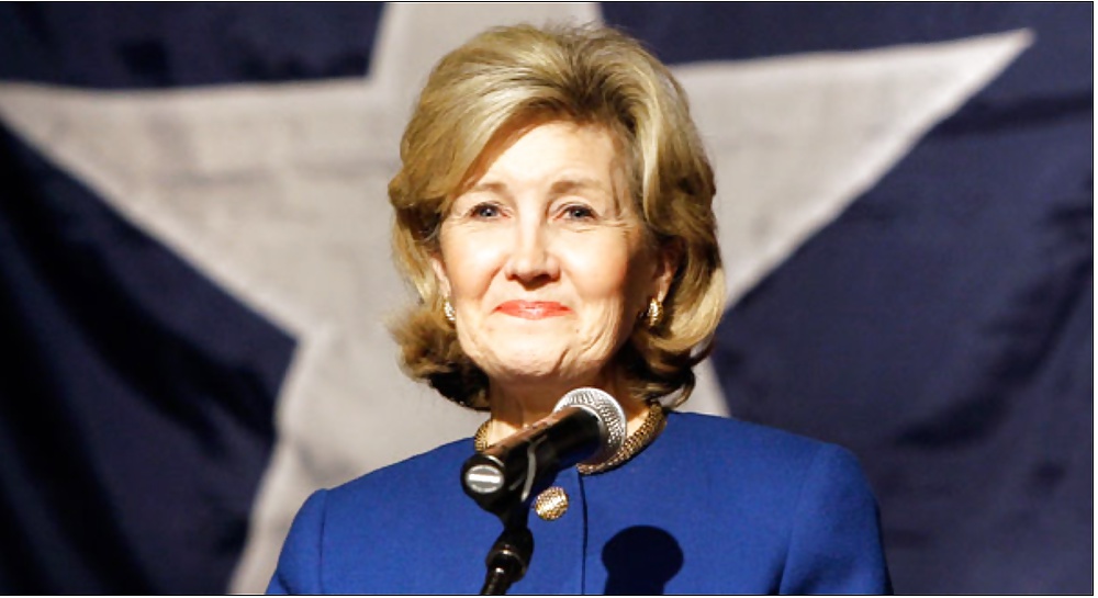 Amor masturbándose con la conservadora kay bailey hutchison
 #25835372