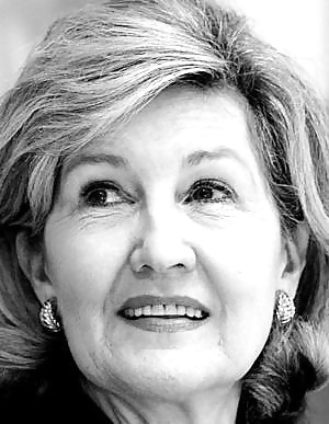 Amor masturbándose con la conservadora kay bailey hutchison
 #25835391