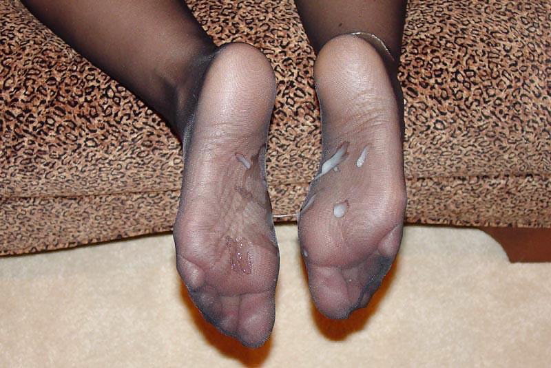 Cum on nylon toes