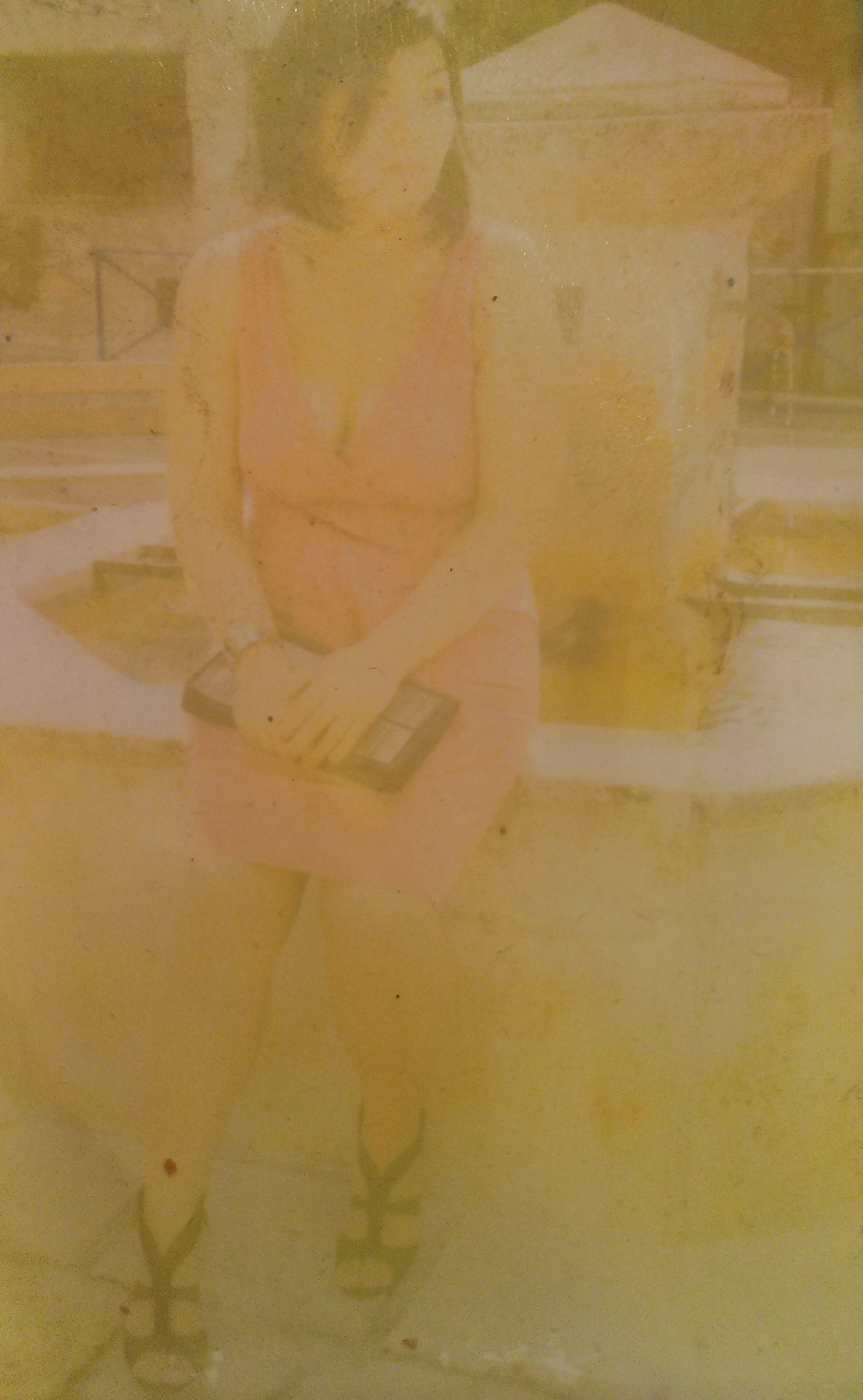 Foto di moglie asiatica esposta in bagno pubblico
 #25962409