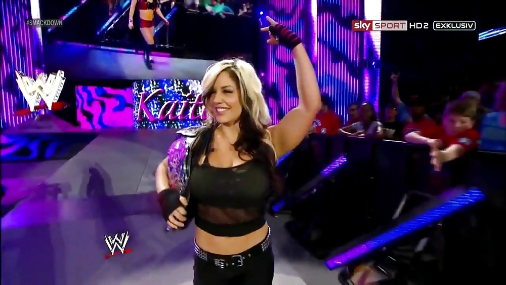 Wwe divas - kaitlyn vs. aksana 15.07.13
 #26186495