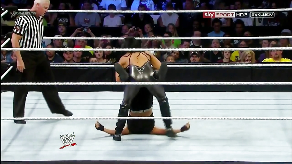 WWE Divas - Kaitlyn vs. Aksana 15.07.13 #26186521