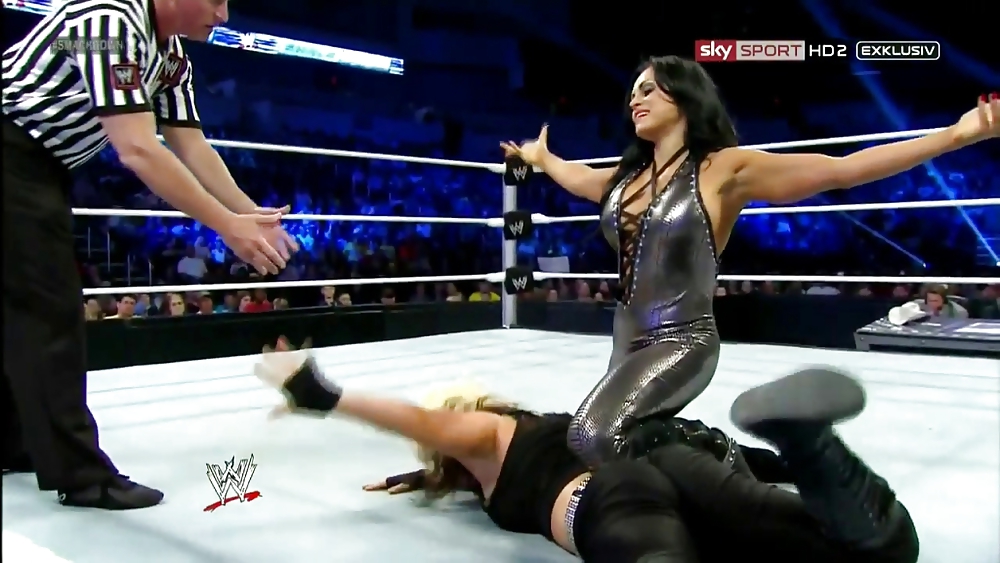 WWE Divas - Kaitlyn vs. Aksana 15.07.13 #26186545