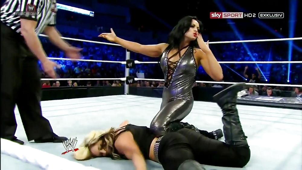 WWE Divas - Kaitlyn vs. Aksana 15.07.13 #26186551