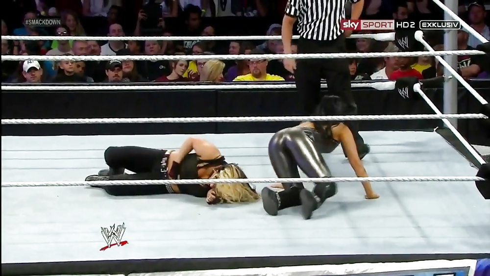 WWE Divas - Kaitlyn vs. Aksana 15.07.13 #26186569