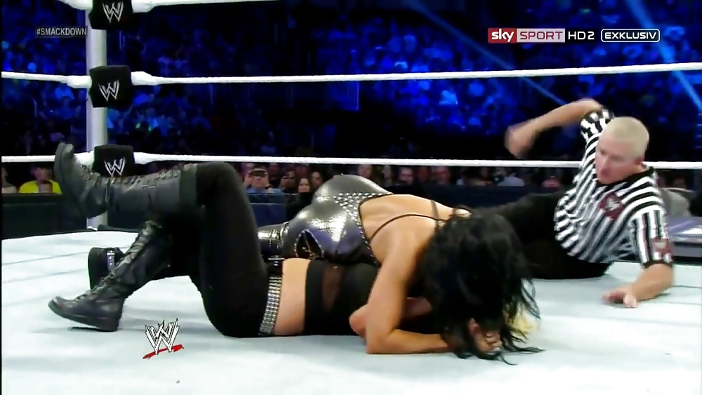 WWE Divas - Kaitlyn vs. Aksana 15.07.13 #26186575