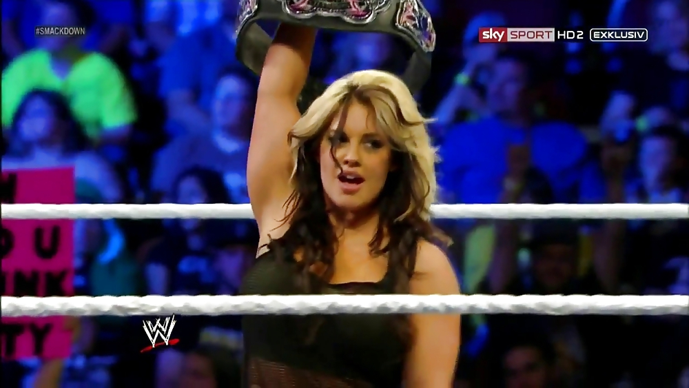 WWE Divas - Kaitlyn vs. Aksana 15.07.13 #26186605