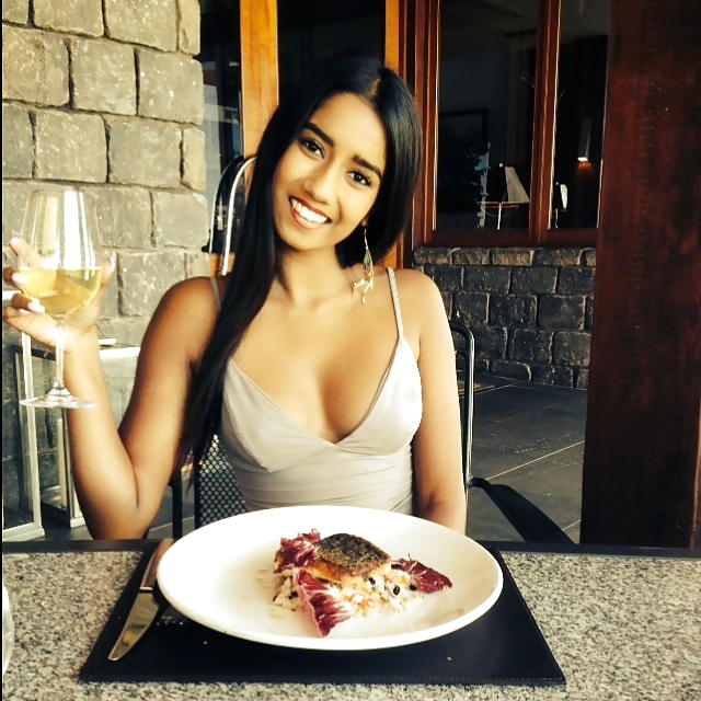 aturdidoras indias
 #28524039