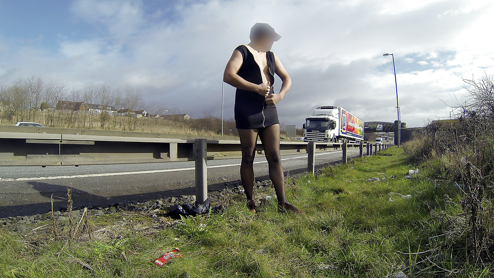 Tranny Schlampe Exhibitionist Blinkt Autobahn #29690006