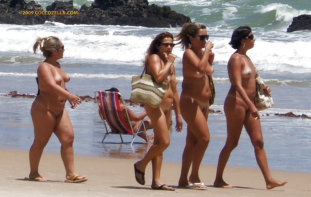 Mais brasileiras naturistas #24261740