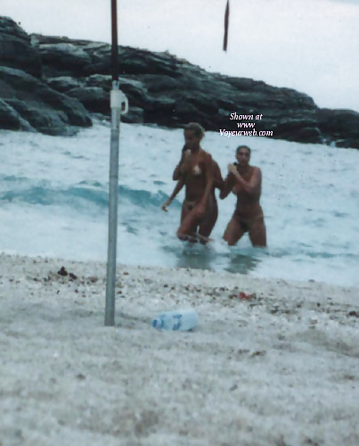 Mais brasileiras naturistas #24261907