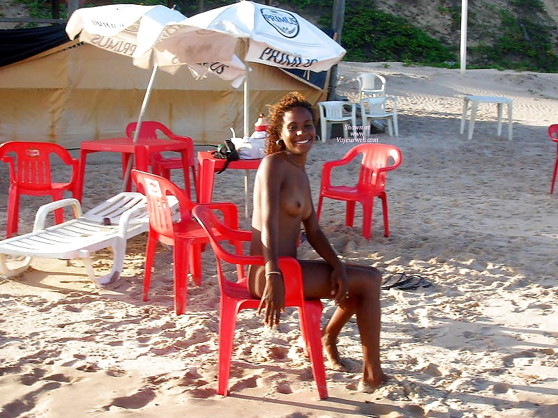 Mais brasileiras naturistas #24261932