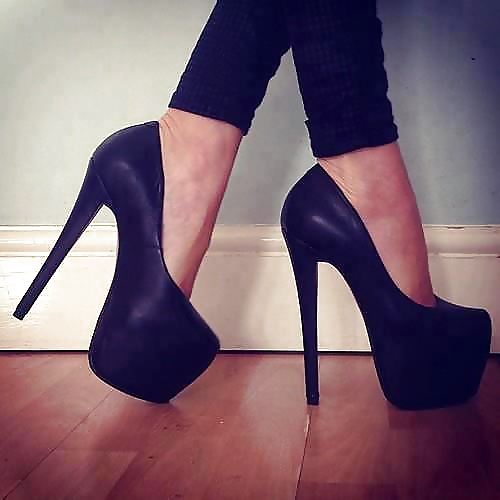 Talons Chauds Bien Photographiés #34730235