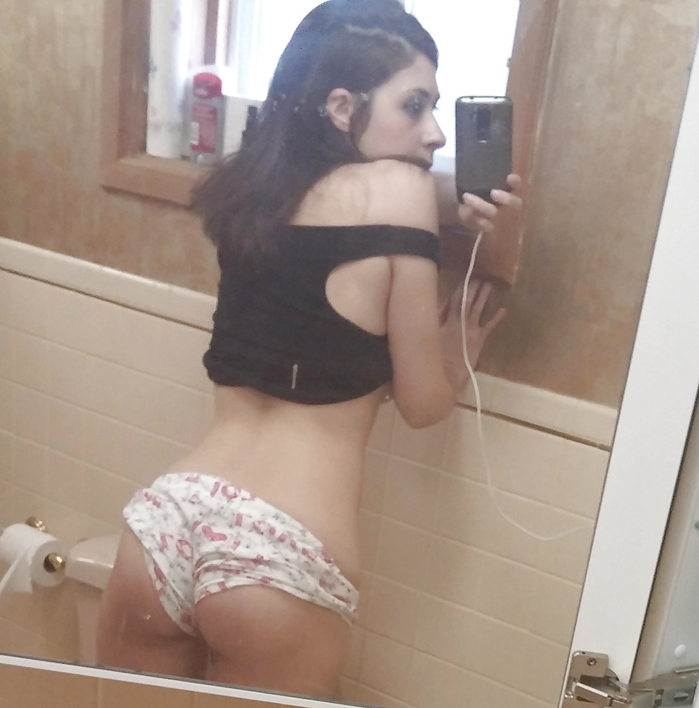 Sexy brunnete 51 sellshots
 #32075255