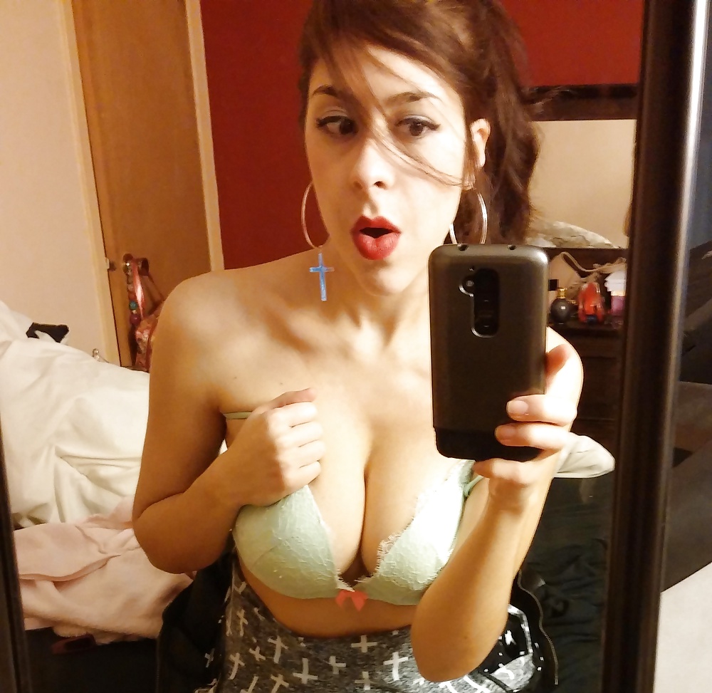 Sexy brunnete 51 sellshots
 #32075256