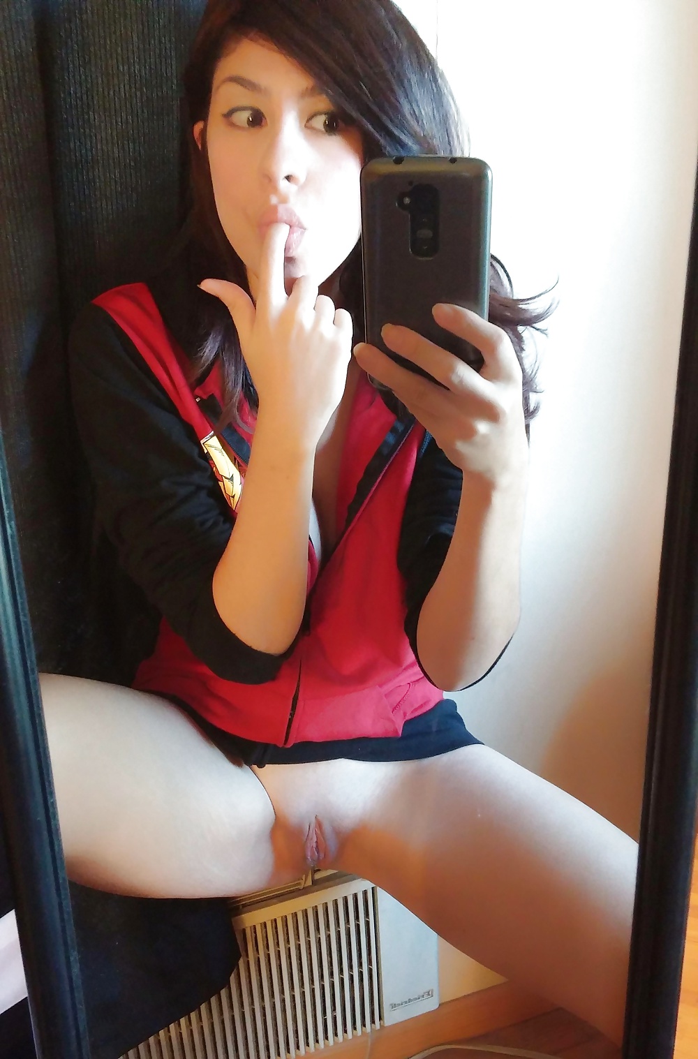 Sexy brunnete 51 sellshots
 #32075281